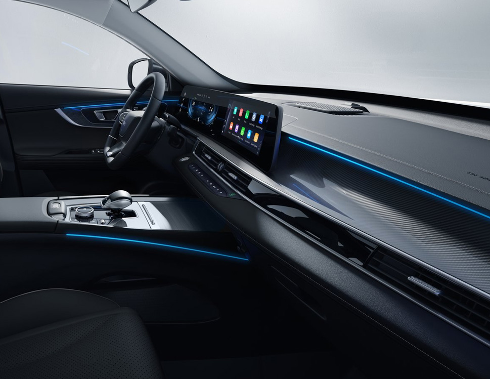 CHERY Tiggo 7 PHEV - Interiér - W-HUD a duální displeje